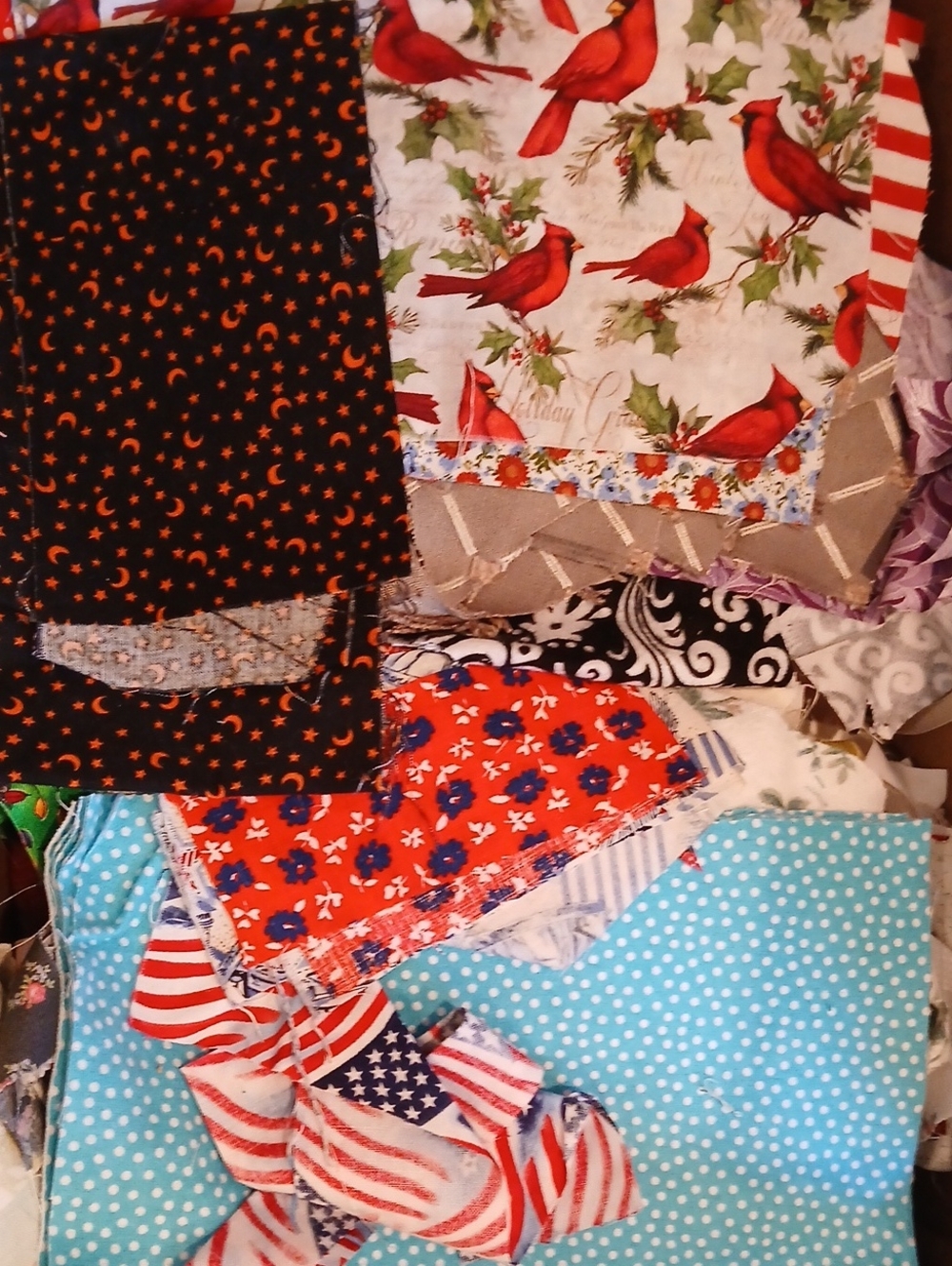 5 Lb Box Of Fabric Pieces For Craft Projects - Picture 4 of 5